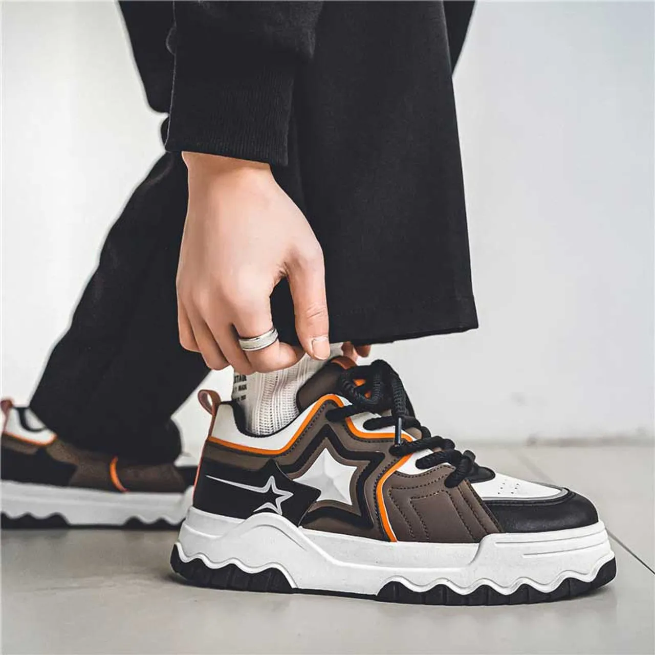 Brown stripe star pattern sport shoe sneaker