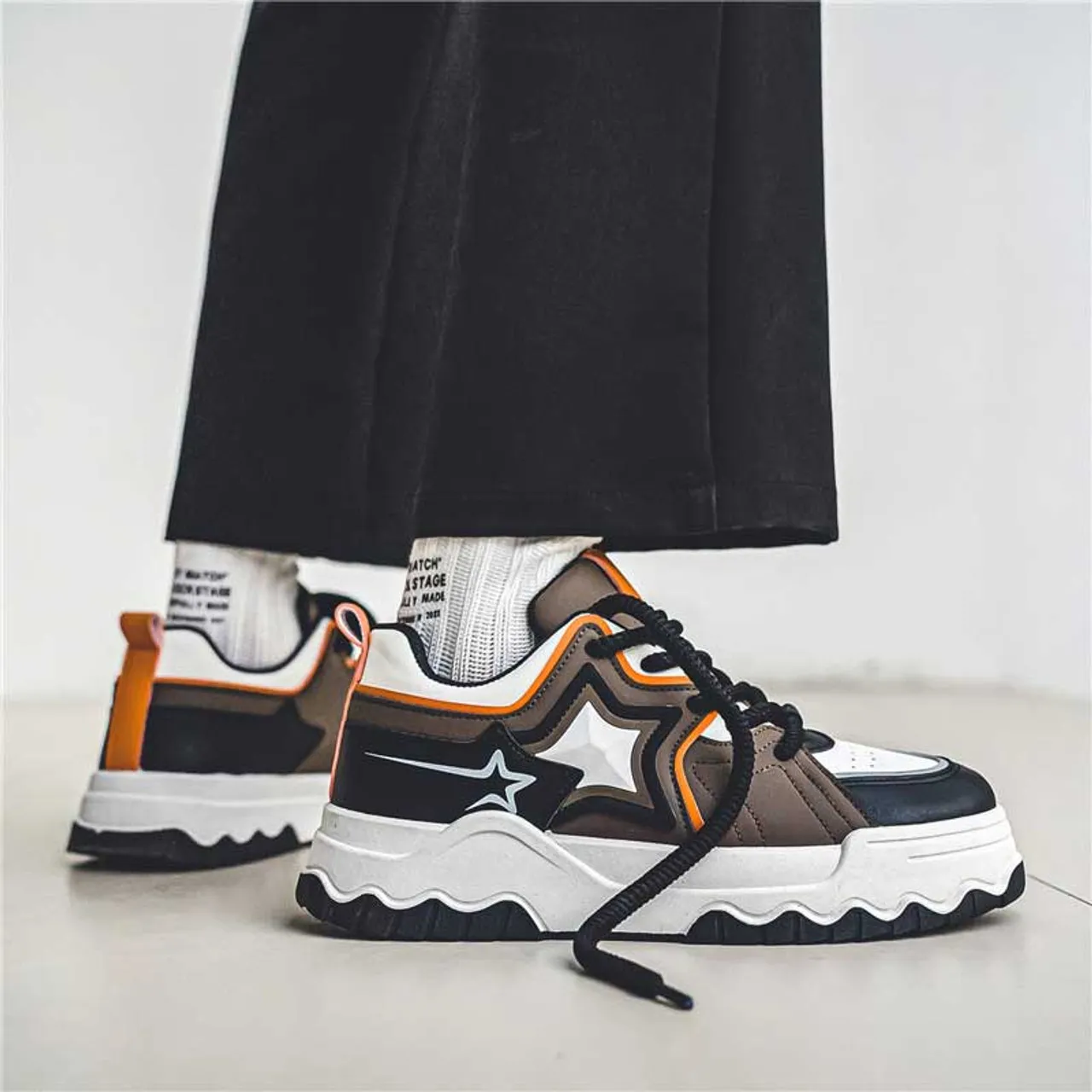 Brown stripe star pattern sport shoe sneaker