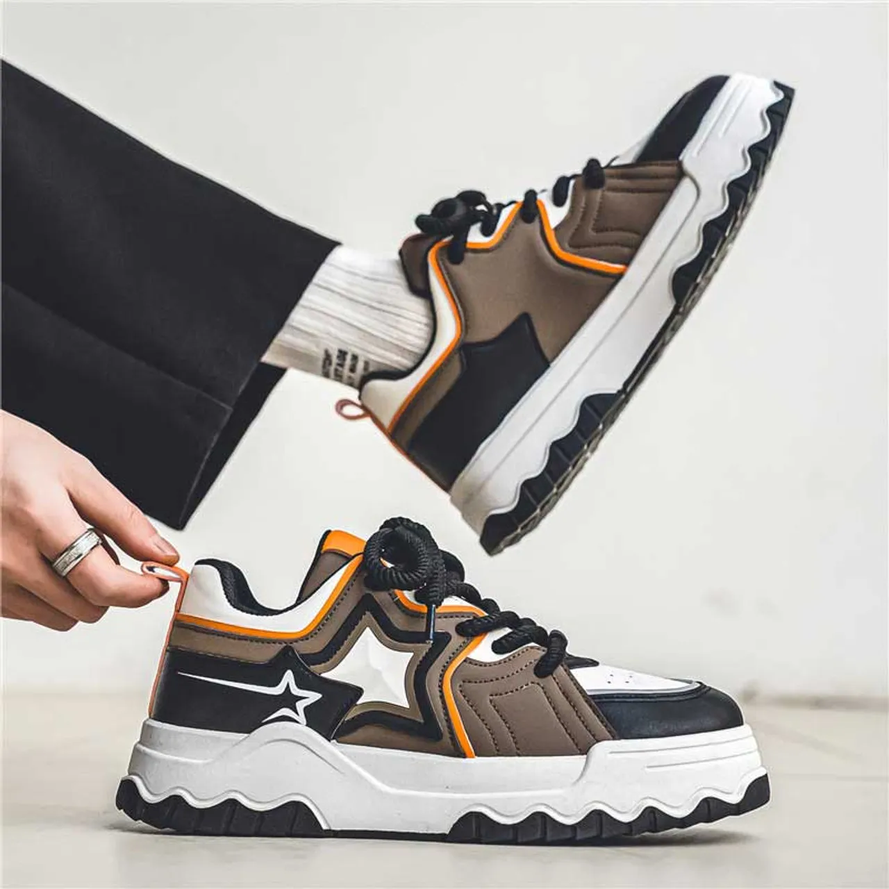 Brown stripe star pattern sport shoe sneaker