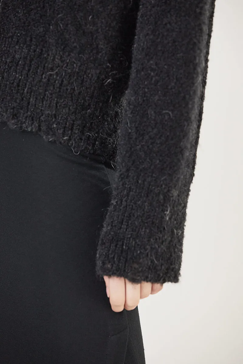 HAIRY ROUND NECK SWEATER