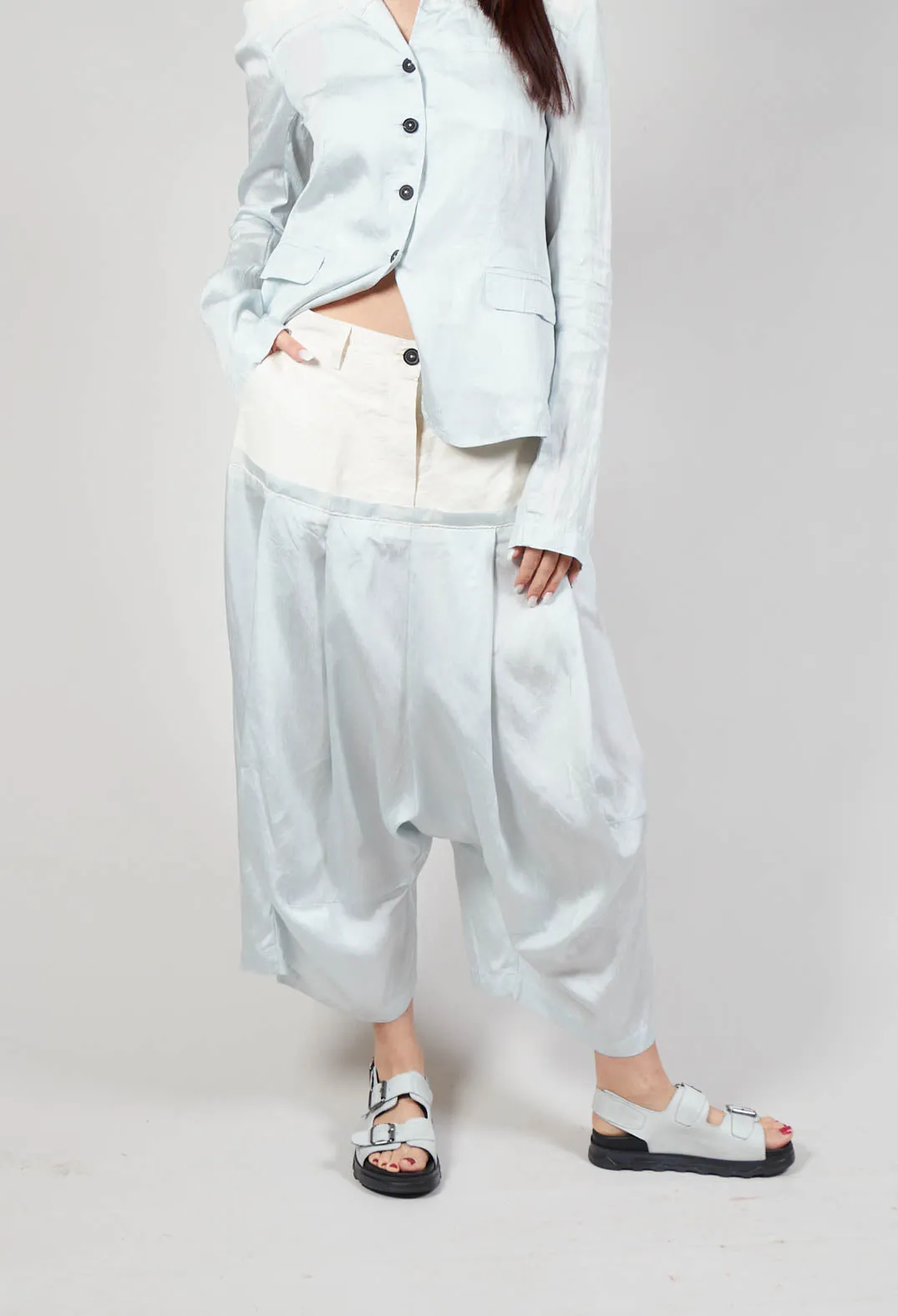 Lightwear Pleated Trousers in Enzian 10%