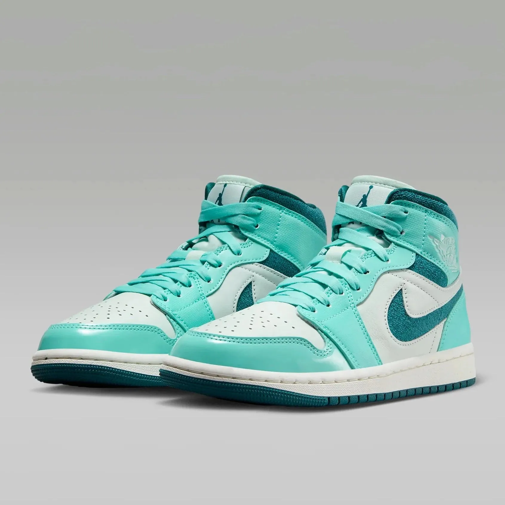 Limited Edition Air Jordan 1 Women Mid (Teal/White)