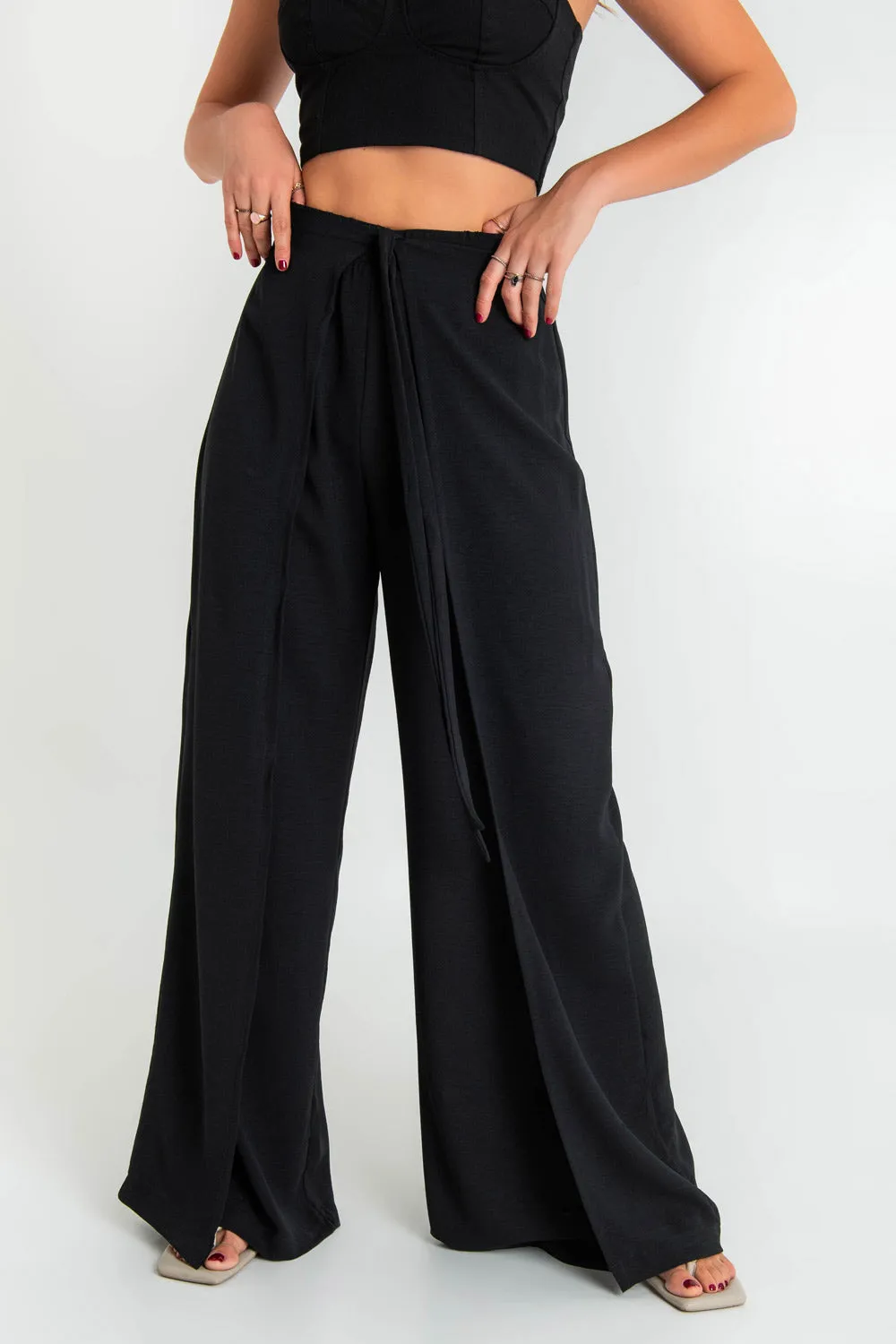 Pantalón cruzado con aberturas fit wide leg