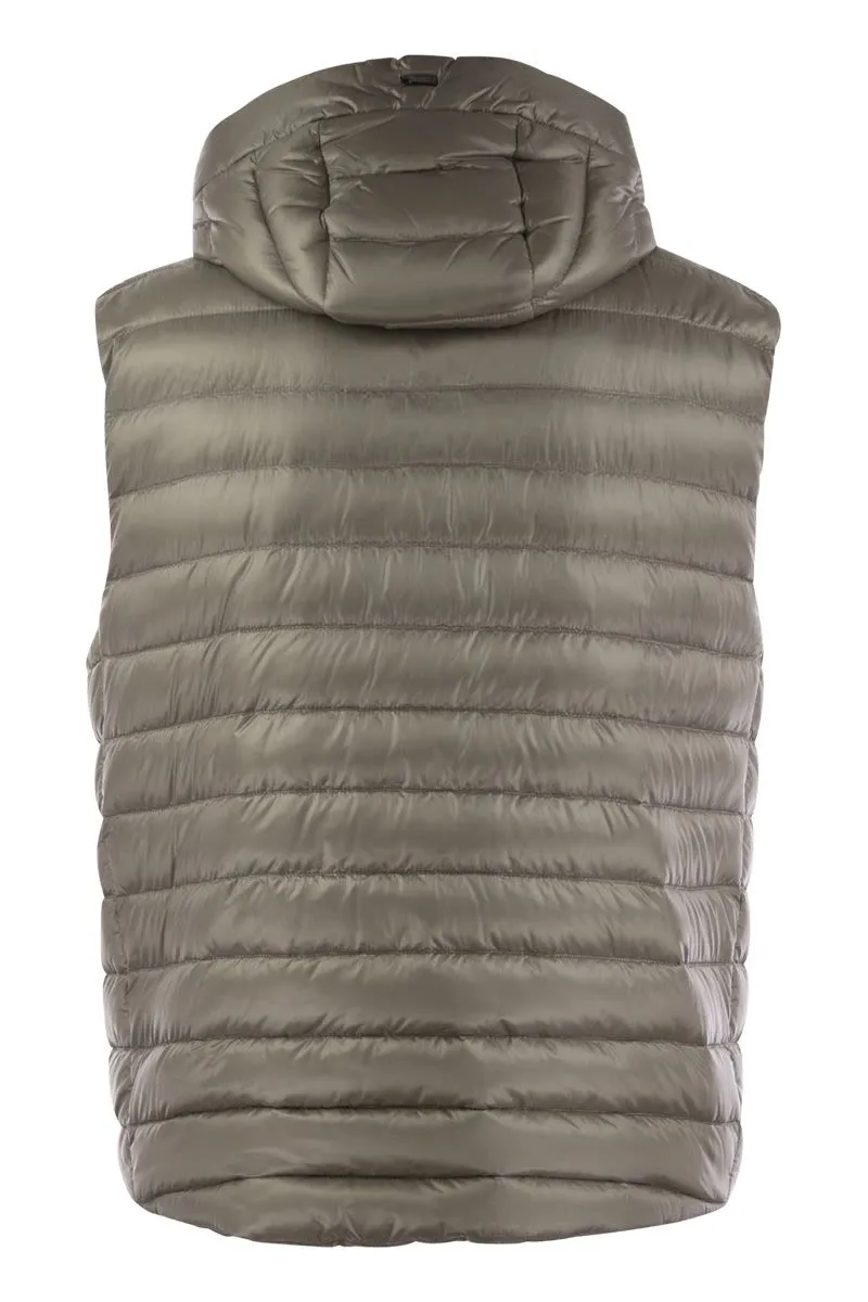 SLEEVELESS DOWN JACKET