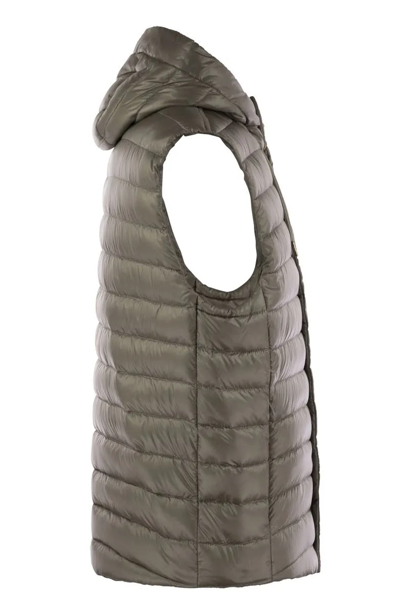 SLEEVELESS DOWN JACKET